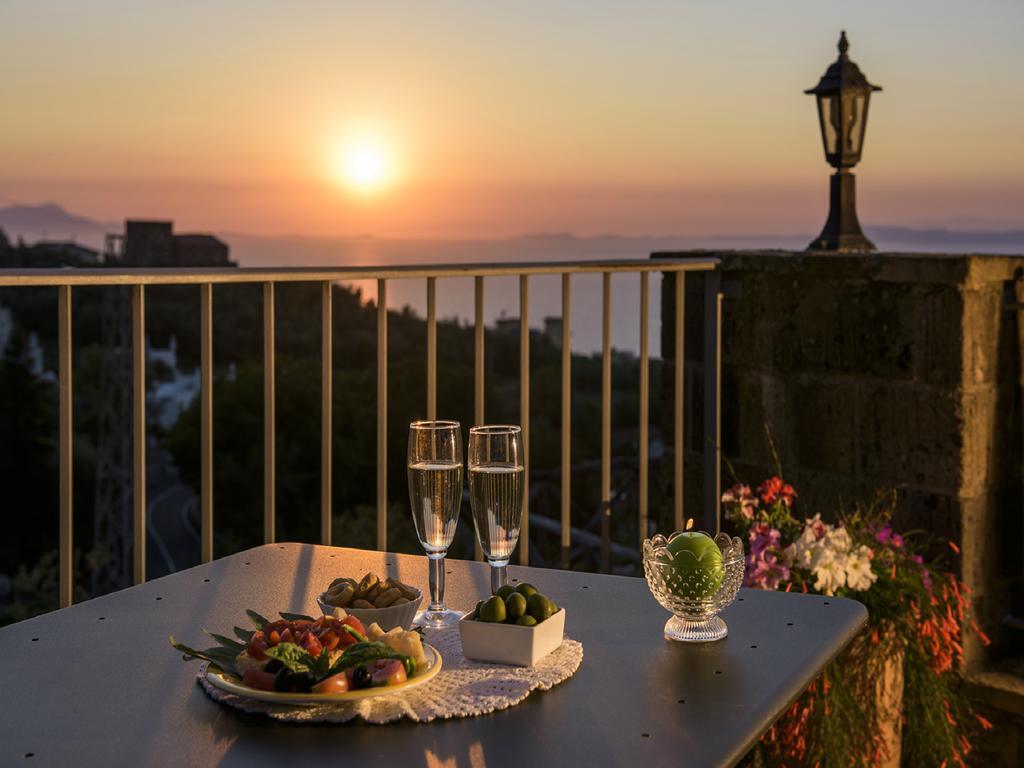 Villa Carolina Sorrento Private Heated Pool And Sea View Zimmer foto